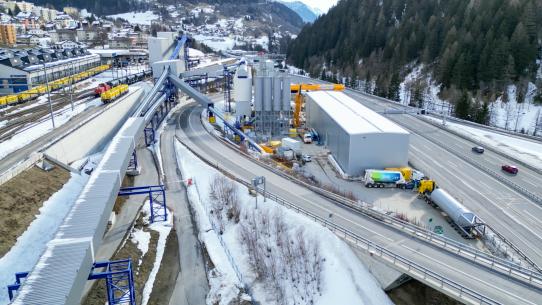  Produktionshalle Tunnel-Bauteile