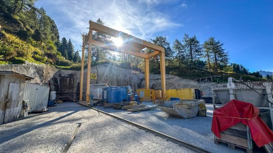 Eingang Schieberkammer oben beim Ritom Stausee